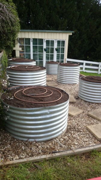 Earth ring veggie garden by Yummy Gardens Melbourne