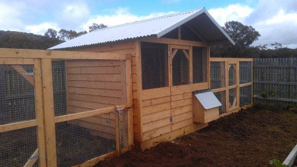 Timber chook house with dual runs by Yummy Gardens Melbourne
