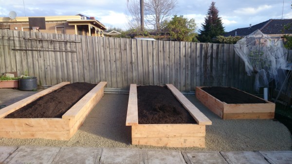 Back yard veggie garden by Yummy Gardens Melbourne